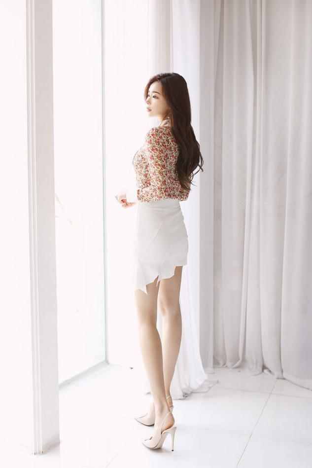 衬衫搭配白包臀裙, 小姐姐美如花儿