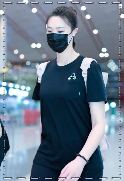 192惠若琪穿紧身裤竟惨败173关晓彤？网友：果然瘦子就是显高啊！