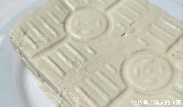  「做出来」想吃豆腐出不去，咋办那就用黄豆和白醋在家做一块豆腐来吃