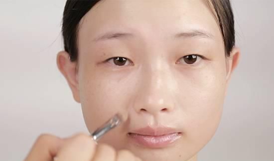  [化妆师]新手化妆教程淡妆，化妆师教你瞬间变脸！