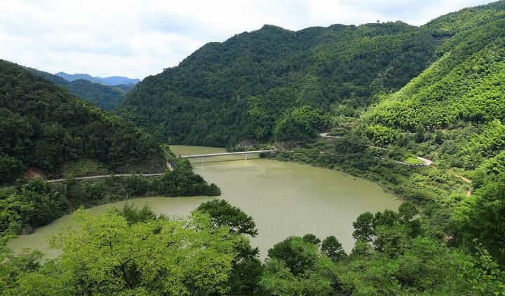 利奇马台风后，水库泄洪，第一次看见