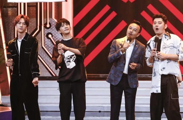 与吴亦凡跨年同框