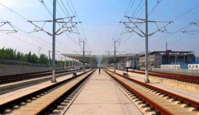 英国修建新高铁，日本又出来参加竞争，英国我不想再丢脸了！