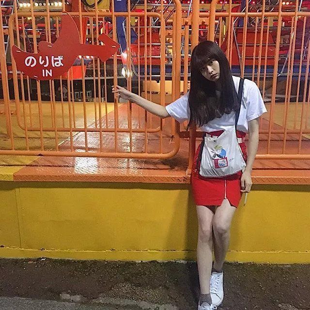 年仅21岁身高167的横田成当红的杂志麻豆，坐拥日圈26万粉丝，超