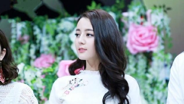  「女性」不论奔几的女性,尽量别留这4种发型,显老掉档次,最惹直男嫌弃