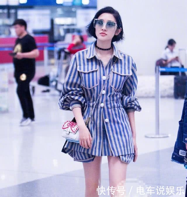 唐艺昕很惊艳了! 绣花衬衫中间开叉到肚脐眼, 网友: 这身材我服了