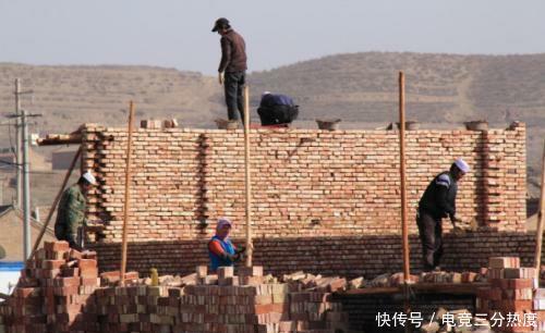  红砖■国家禁止使用红砖, 为何农民宁愿罚款, 也要用红砖