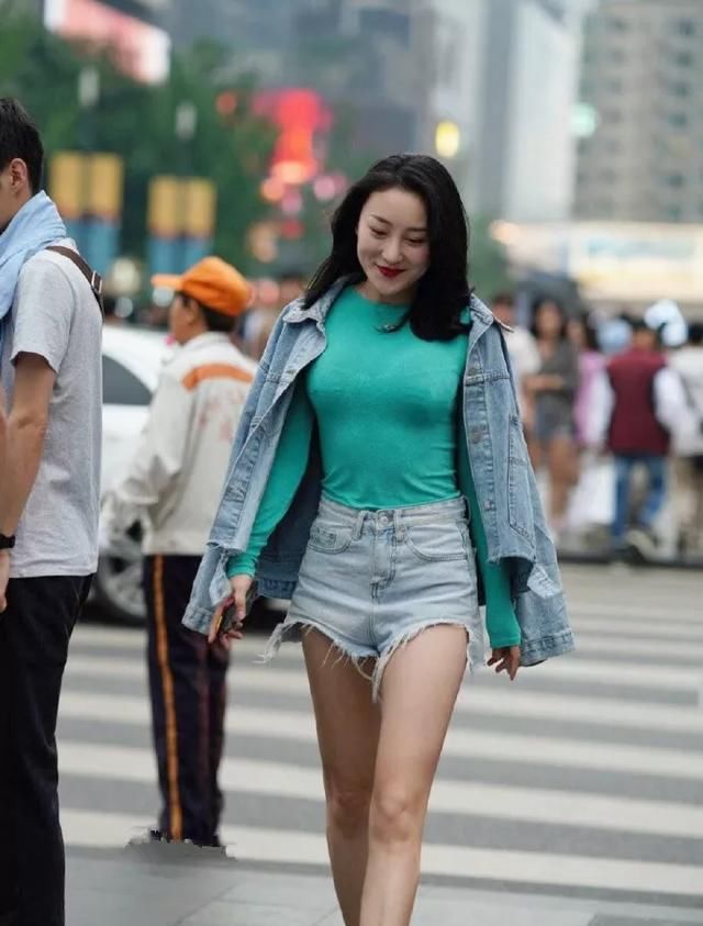  #气质#一双露脚趾的防水台高跟鞋, 走起路来也更加的有女人味