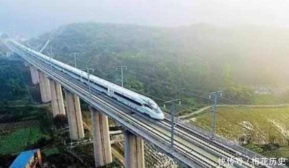  我国@我国高铁为什么要在“空中”建设？外国人评价：中国人太聪