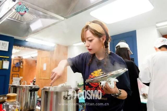 美人计｜赵薇在《中餐厅》里到底有多会扮嫩？超会！