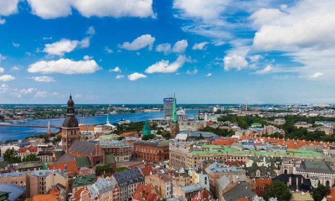 中国人到了欧洲这国才知道, 男人喜欢来这旅游是有原因的