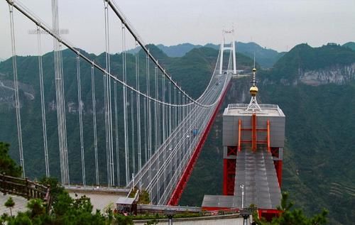 「苗族」中国保存最完好的苗寨,藏在峡谷仙境之中,是湘西最美的风景