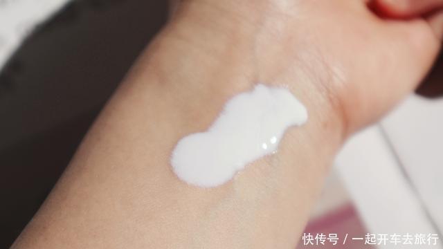  适合@防晒霜红黑榜ISDIN红榜第1适合全肤质，安热沙差评，谁用谁后悔