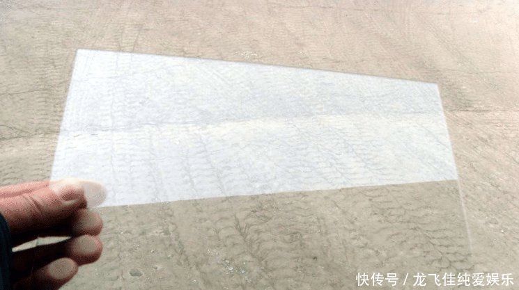 中国的超薄玻璃惊艳亮相，厚度仅为0.12毫米，美日自叹不如