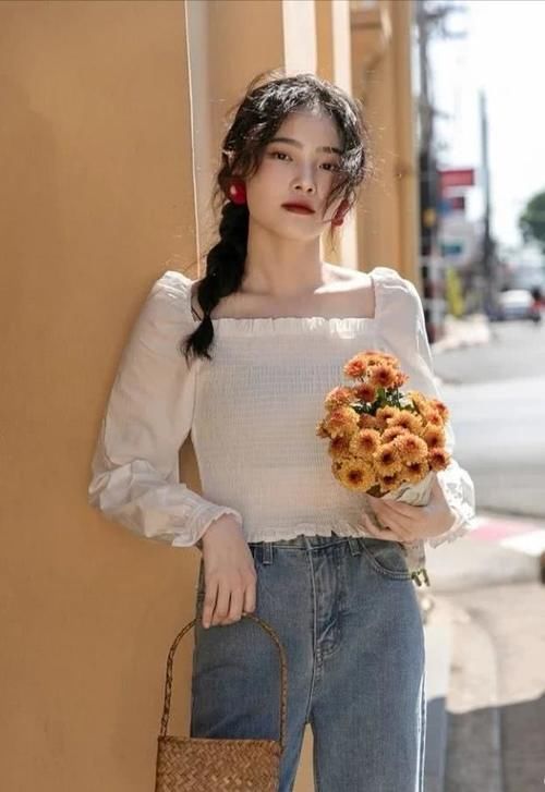  蓝色：请收下这份干净又小众的穿搭指南，这么多款式，不信你都不喜欢