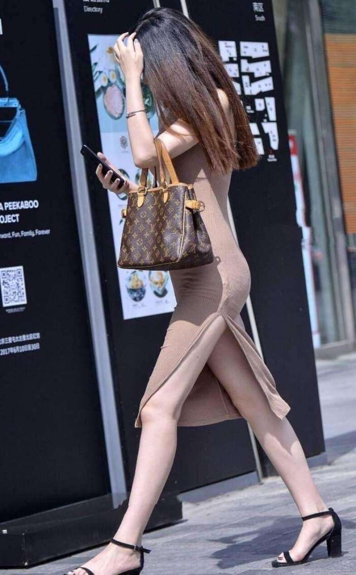 街拍: 身材浑圆, 紧身包臀裙, 背影很好看