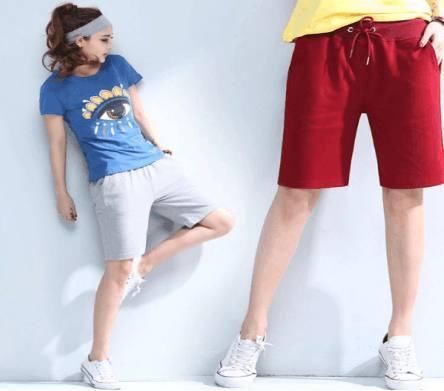 腿粗的人穿什么裤子好看?今年流行的“老爸裤”，显腿细更显腰细