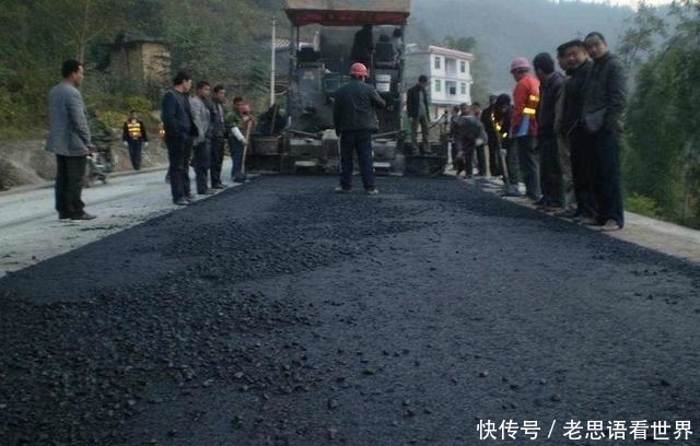 货车速度越来越慢，司机下车检查故障时，看到的画面让他两眼发直