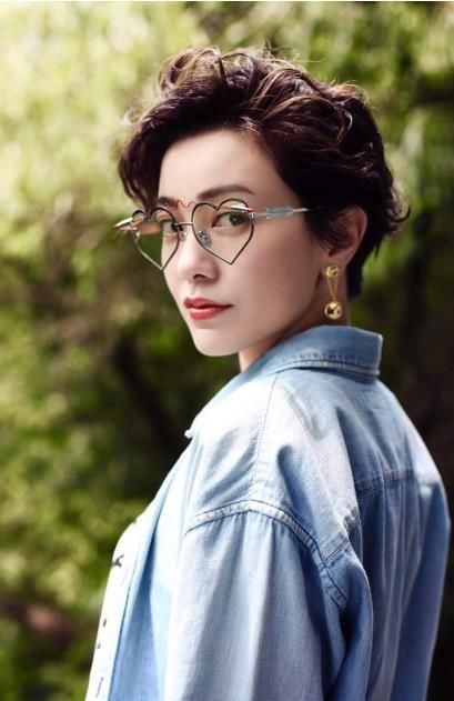 郭采洁怒斥整容谣言字字诛心，网友力挺郭采洁：变得只是风格