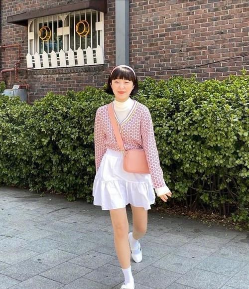『女生』最潮范儿美搭,会穿比高个子更重要,小个子女生穿搭范本,学会轻松穿出大长腿