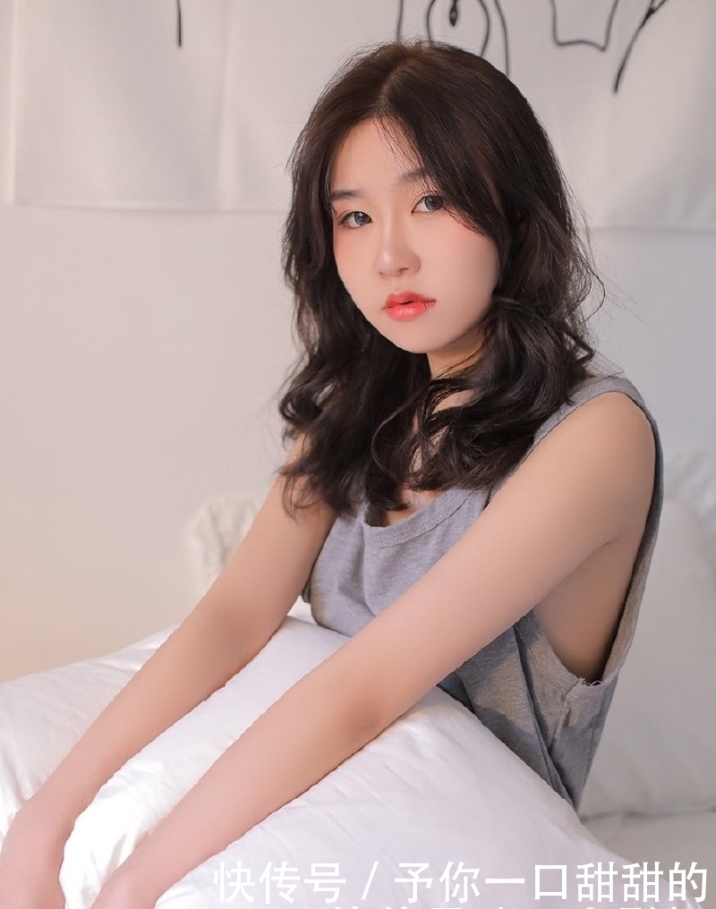写真■背心热裤美女长腿撩人私房写真