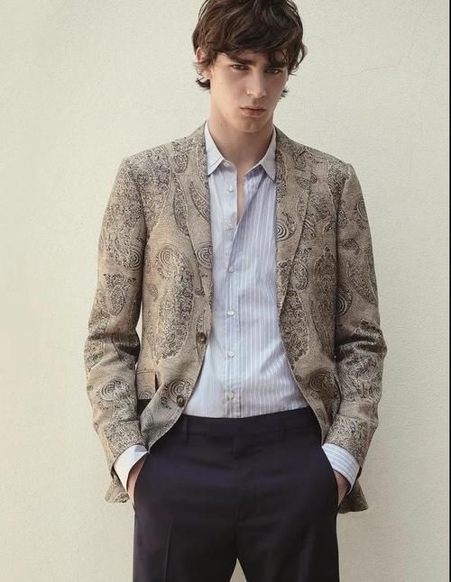  ETRO：ETRO 2020春夏系列，利落剪裁化繁为简，彰显睿智干练气场