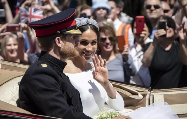 毛晓彤被生父勒索5000万:原生家庭的不幸真的会毁掉一个人吗?