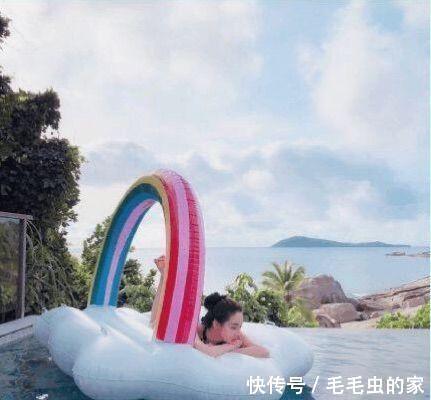 迪丽热巴大秀筷子腿,身材比例堪比超模获赞无数