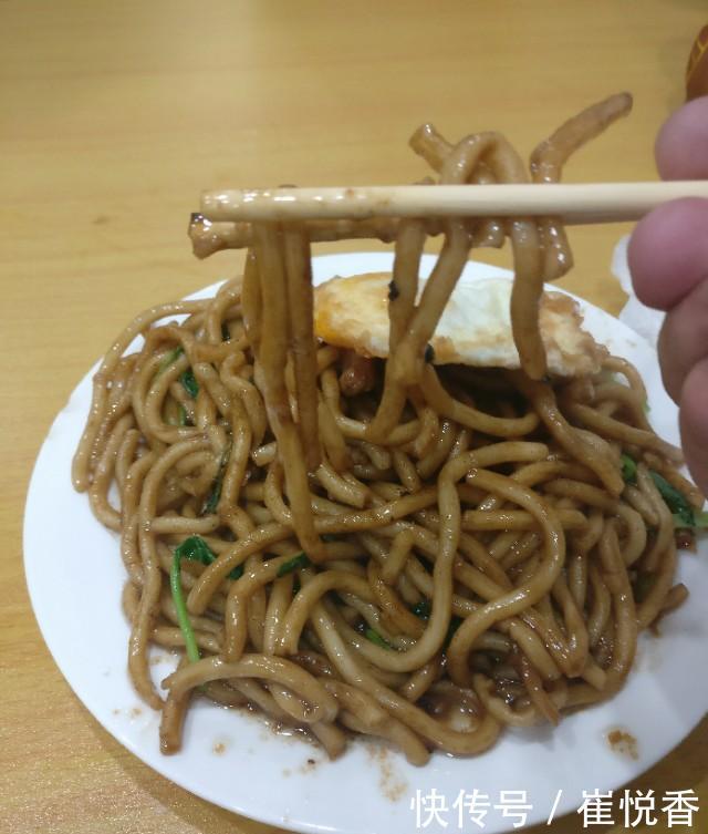  猪油：自己在家炒的面为什么不如外面小吃摊的炒面好吃