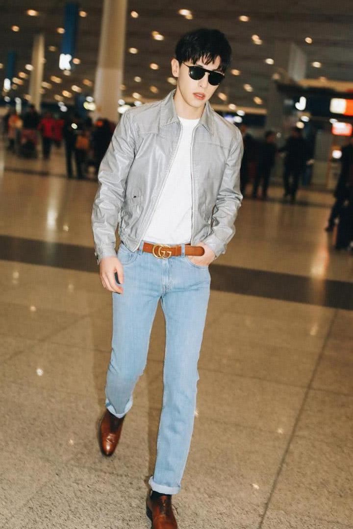 路人镜头下的邓伦，你的王子在这里！