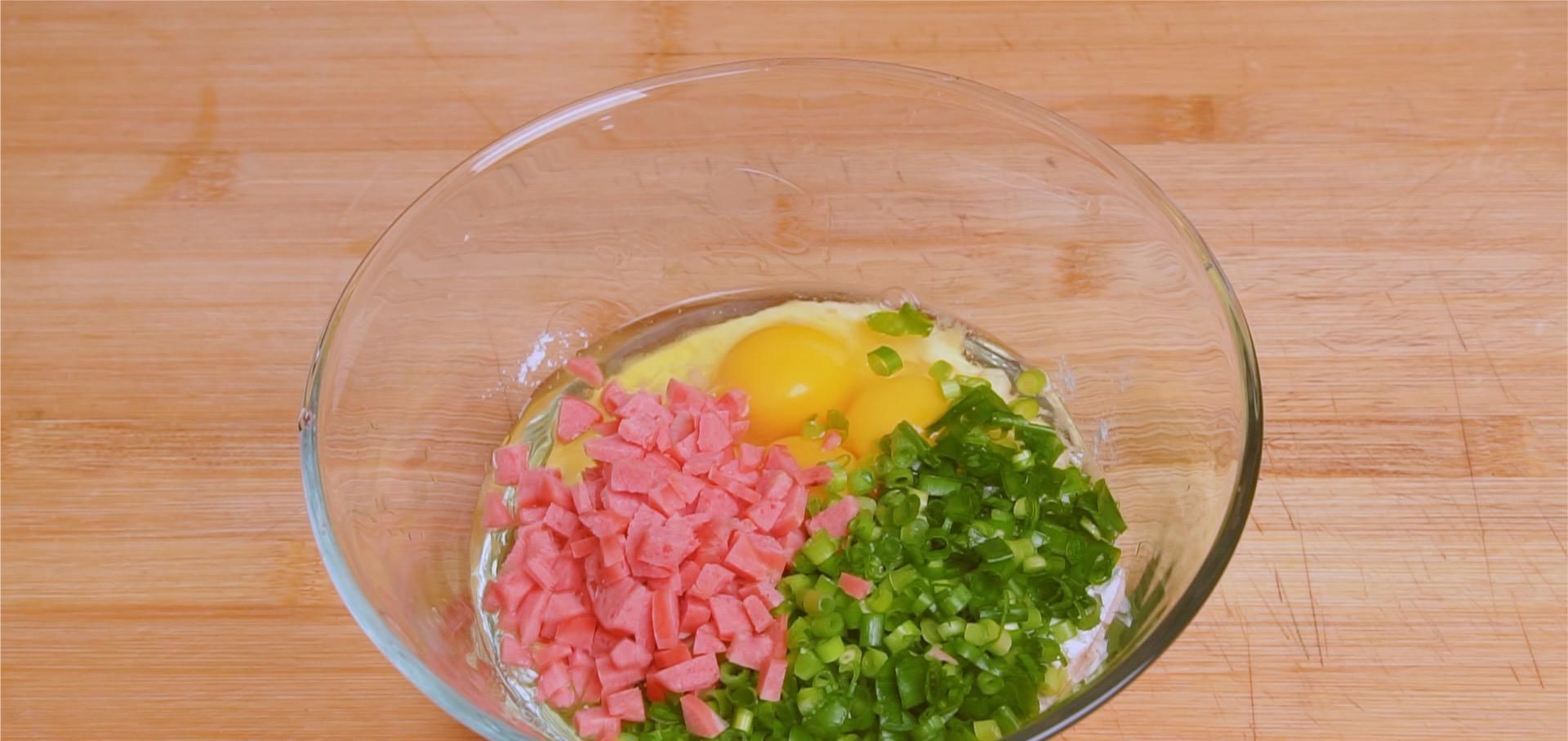  [我家]自从知道鸡蛋饼可以这样做,我家早餐就不再买了,柔软劲道又营养...