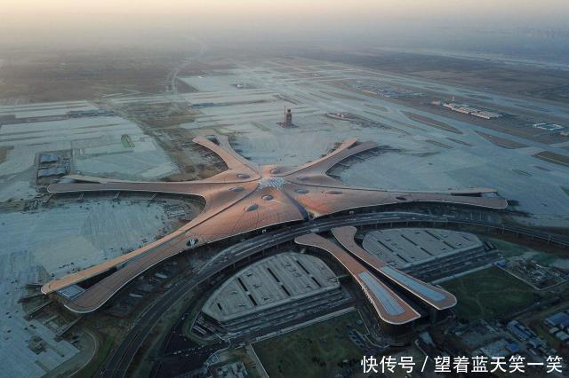 举国沸腾！我国超级壮举创造奇迹，美国大呼成第三世界国家