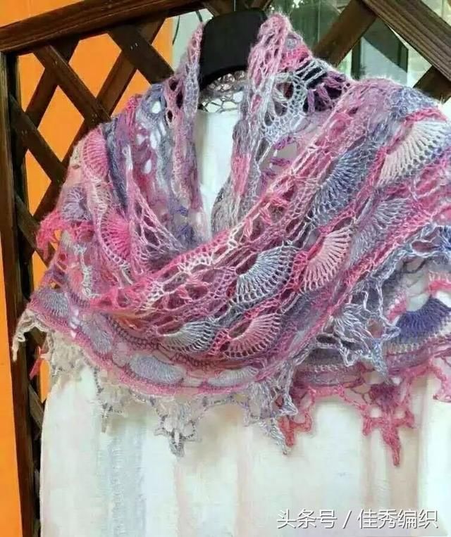 钩针编织教程图解 网红经典段染色三角形钩针披肩围巾大全 美极了