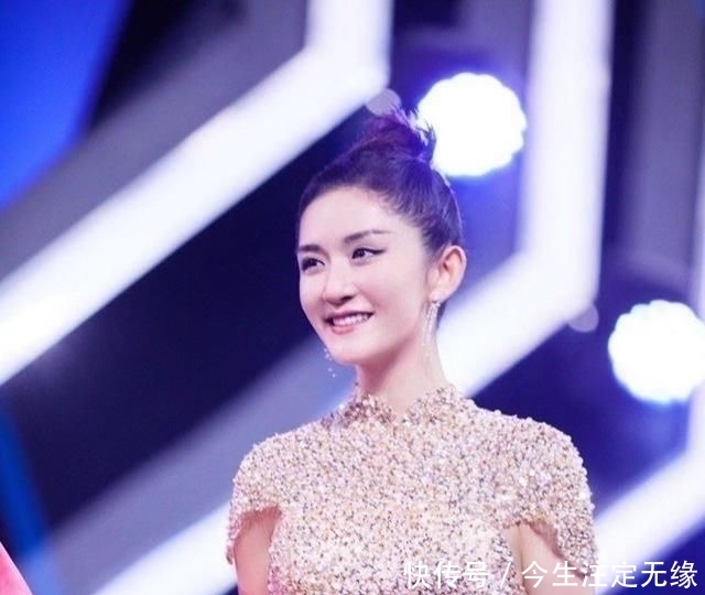 【谢娜】谢娜虽然一直徘徊在争议的边沿,但却活出了真实的自信、美好精致