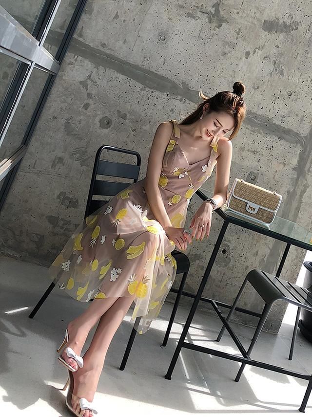 优雅唯美的度假风长裙,这样穿举手投足间尽显女人味!