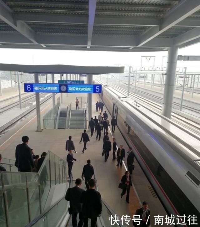  内部：鲁南高铁“复兴号”动车内部实拍流出，大量高清图首次曝