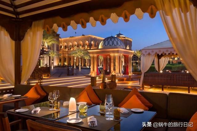 全球唯一的八星级酒店，耗资30亿美元打造，员工比客人还要多