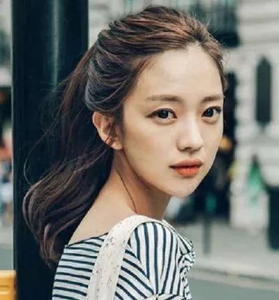 「老气」做什么卷发不显老气 推荐这5款卷发非常显年龄小