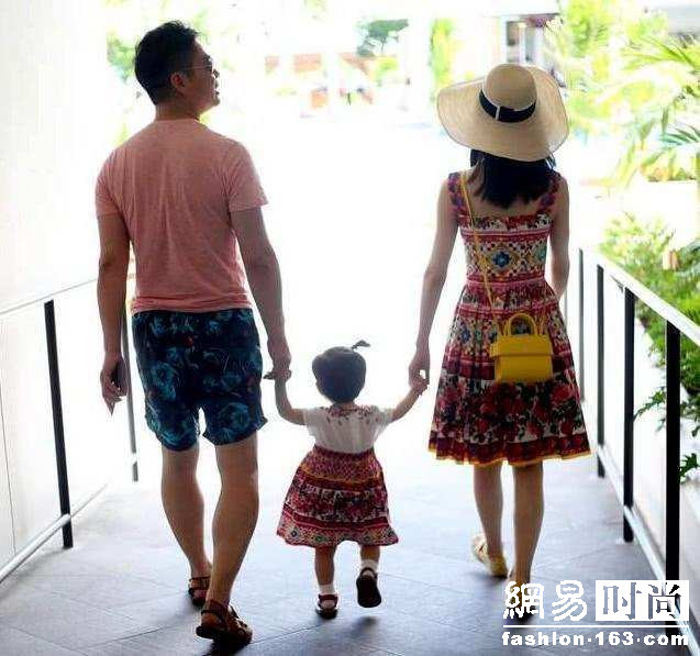 刘强东竟拿下了巴黎世家 穿衣品味也时髦的飞起