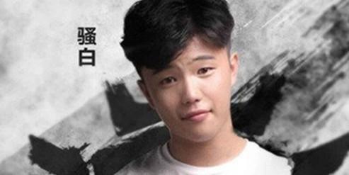 王者荣耀：骚白连续缺席三天直播，谣言四起，真相叫人动容