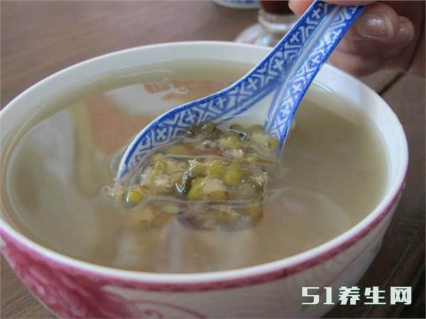脂肪最怕遇到这3种碱性食物，每天吃一点，让你的体重“悄悄降”