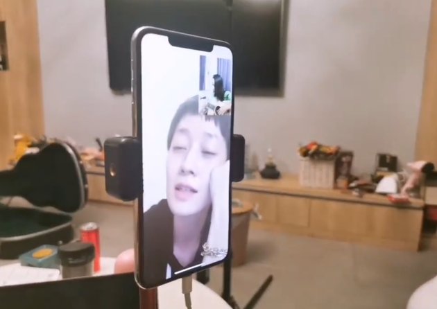  [马伊]娄艺潇与马伊琍视频云聚会 合唱遇延迟秒变二重唱