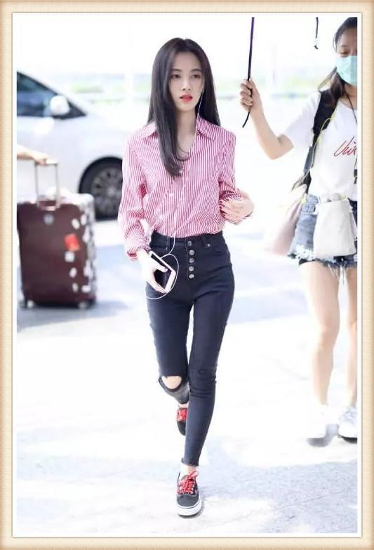 鞠婧祎腿夹的真高明！一丝缝隙都没有，把张哲瀚礼貌眼都逼出来了