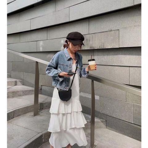  复古：永不过时的复古外套，搭配裙子，俏皮又可爱
