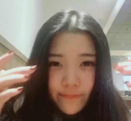 今年最火的“缩脸短发”，让脸小到不行