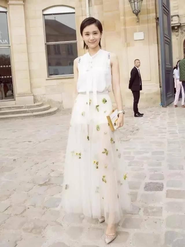 『初春』2020初春,流行“盛开花的衣服裤子”,美痛哭!