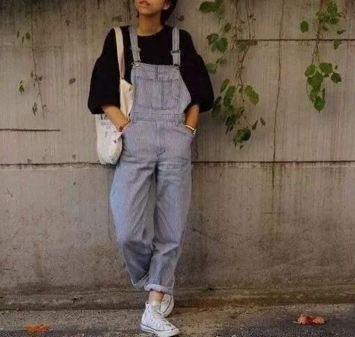  「工装裤」t恤下面别再搭牛仔裤了，今年火的3条裤子更适合搭t恤，超好看