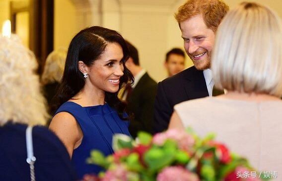 梅根新发型女人味足，与哈里对视超暖，然而梅根却再次引网友议论