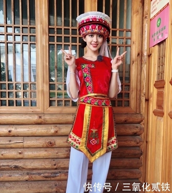  适合|本以为郎朗老婆不适合穿旗袍，当她穿上时，这身材让人移不开眼！