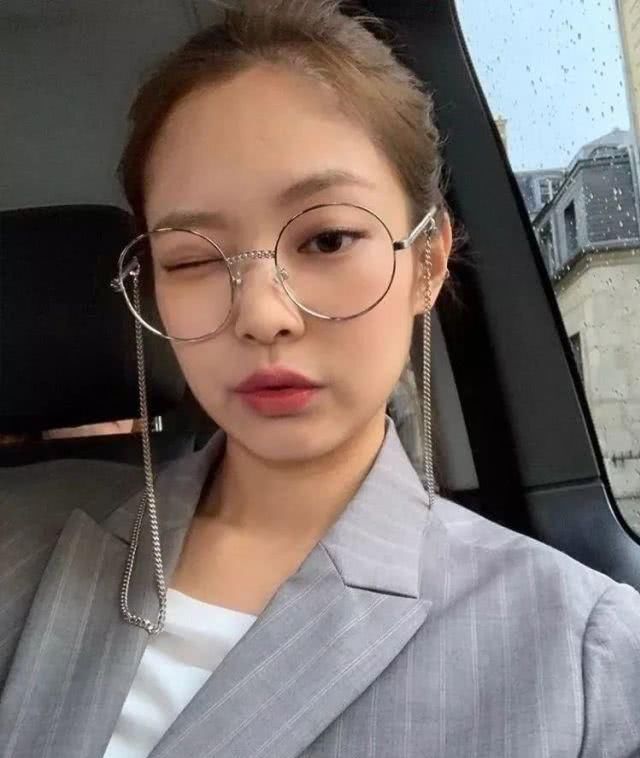  [变小]你也是什么脸型就戴哪些近视眼镜，选好一瞬间变小脸